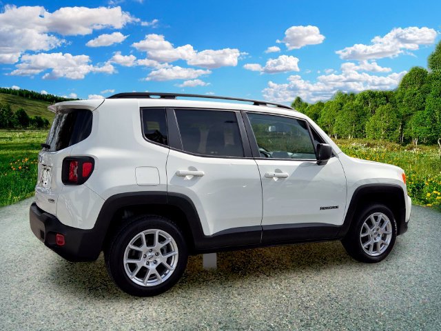 Used 2022 Jeep Renegade Latitude w/ Convenience Group AWD/4WD image 6