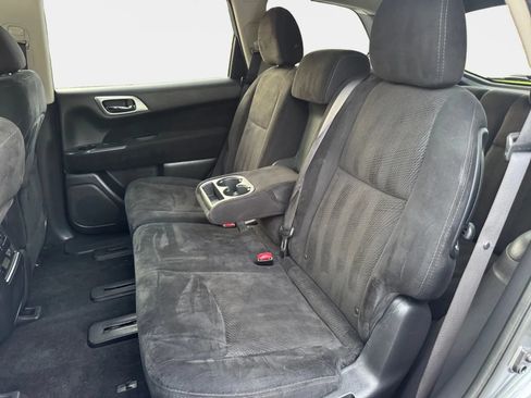 Used 2016 Nissan Pathfinder S AWD/4WD image 11