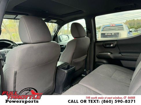 Used 2016 Toyota Tacoma TRD Off-Road w/ Premium & Technology Package AWD/4WD image 18