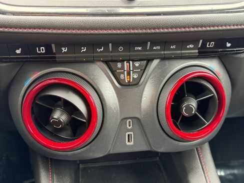 Used 2020 Chevrolet Blazer RS w/ LPO, Floor Liner Package FWD image 17