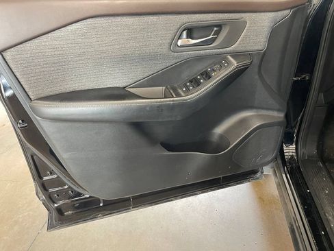 Certified 2023 Nissan Rogue SV FWD image 9