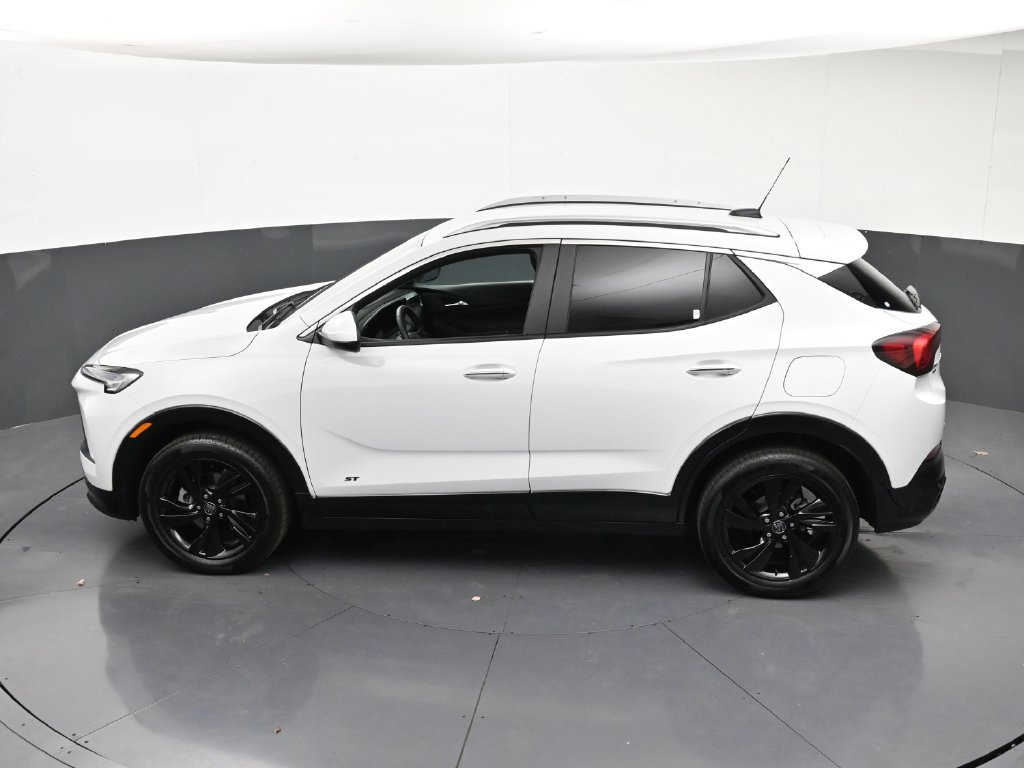 Used 2026 Buick Encore GX Sport Touring AWD/4WD image 17