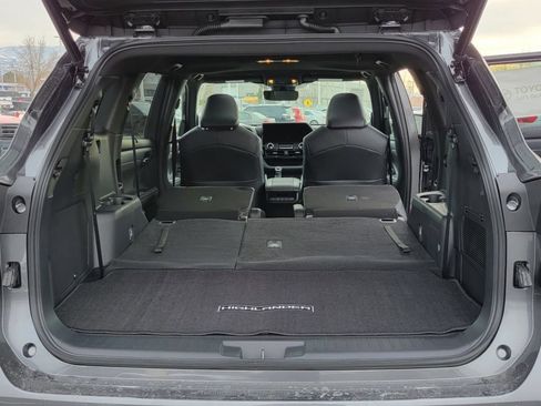 Used 2023 Toyota Highlander XSE AWD/4WD image 26
