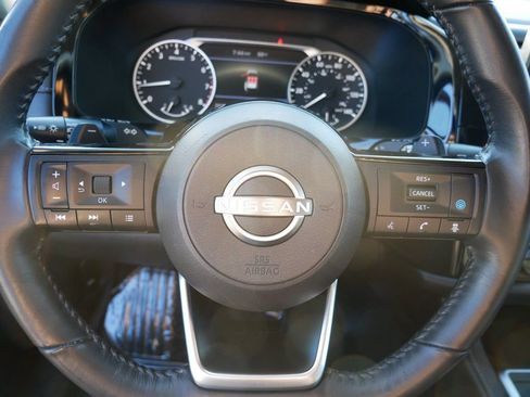 Used 2022 Nissan Pathfinder SV AWD/4WD image 19