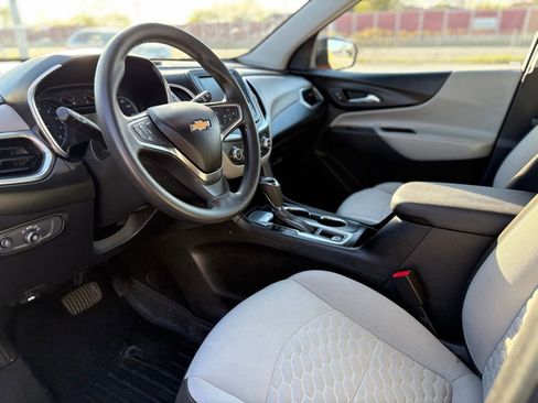 Used 2018 Chevrolet Equinox LS FWD image 24