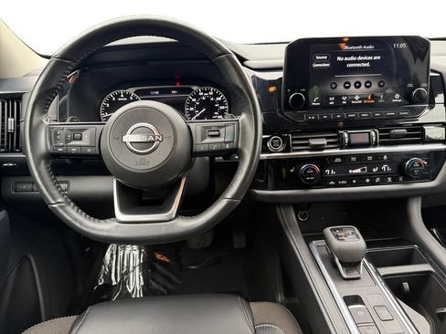 Used 2023 Nissan Pathfinder SL AWD/4WD image 10