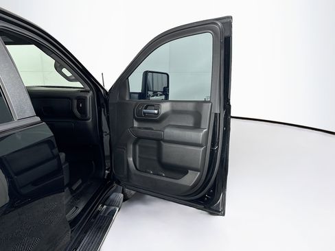 Used 2019 Chevrolet Silverado 1500 Custom w/ Custom Max Trailering Package AWD/4WD image 30