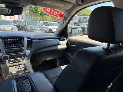 Used 2019 GMC Yukon XL SLT w/ Open Road Package AWD/4WD image 26