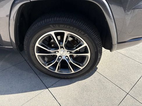 Used 2015 Jeep Grand Cherokee Overland AWD/4WD image 21
