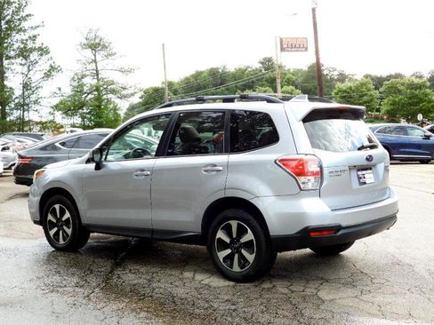 Used 2017 Subaru Forester 2.5i Premium w/ All-Weather Package image 11