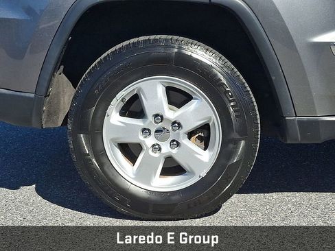 Used 2013 Jeep Grand Cherokee Laredo w/ Laredo E Group AWD/4WD image 10