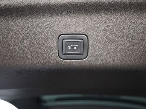 Used 2023 GMC Yukon SLT w/ SLT Premium Package AWD/4WD image 34