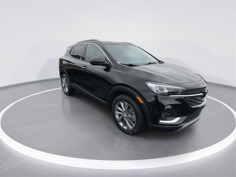 Used 2022 Buick Encore GX Essence w/ Experience Buick Package image 2