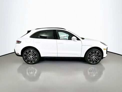 New 2026 Porsche Macan image 8