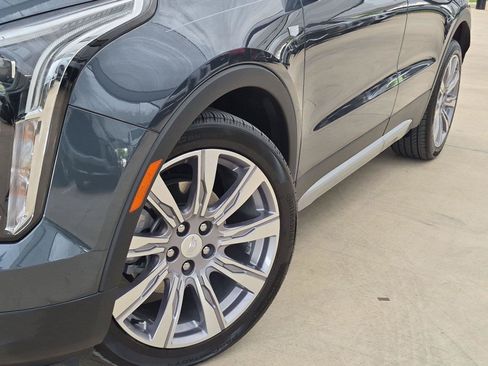 Used 2020 Cadillac XT4 Premium Luxury w/ Cold Weather Package FWD image 8