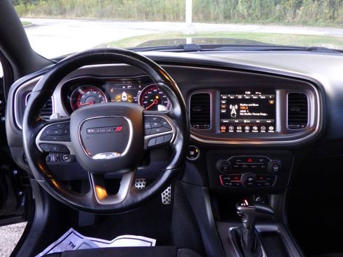 Used 2019 Dodge Charger R/T w/ Plus Group RWD image 18