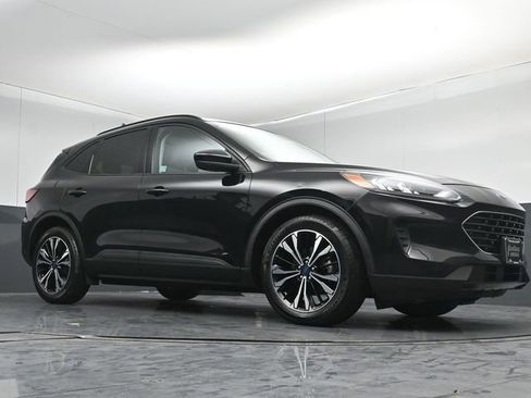 Used 2021 Ford Escape SE w/ SE Sport Appearance Package image 37