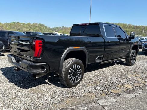Used 2024 GMC Sierra 3500 Denali Ultimate AWD/4WD image 5