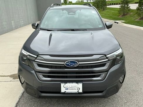 Used 2025 Subaru Forester Premium AWD/4WD image 8