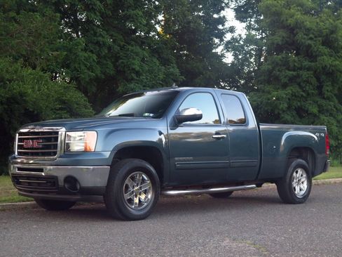 Used 2009 GMC Sierra 1500 SLE w/ Power Pack Plus AWD/4WD image 1