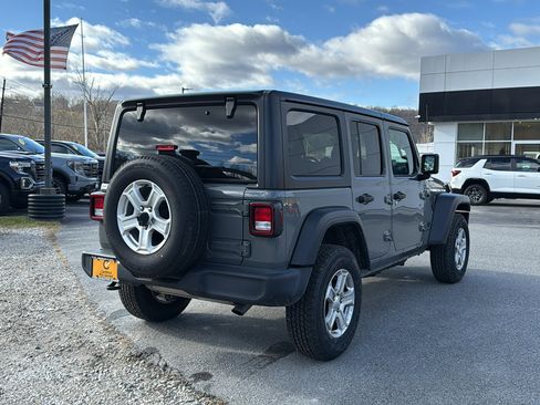 Certified 2022 Jeep Wrangler Unlimited Sport image 4