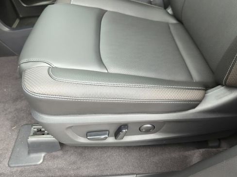 New 2026 Nissan Pathfinder SL FWD image 31