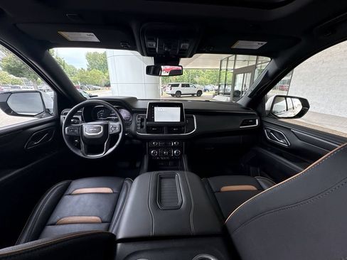 Certified 2024 GMC Yukon XL AT4 w/ AT4 Premium Plus Package AWD/4WD image 21