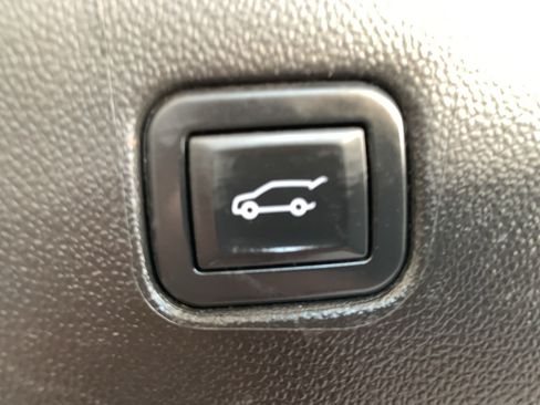 Used 2022 Chevrolet Blazer RS w/ Enhanced Convenience Package AWD/4WD image 10