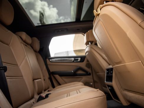 Certified 2019 Porsche Cayenne AWD/4WD image 42