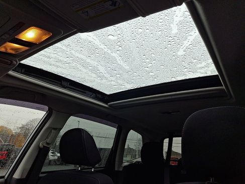 Used 2018 Subaru Forester 2.5i Premium w/ All-Weather Package image 15