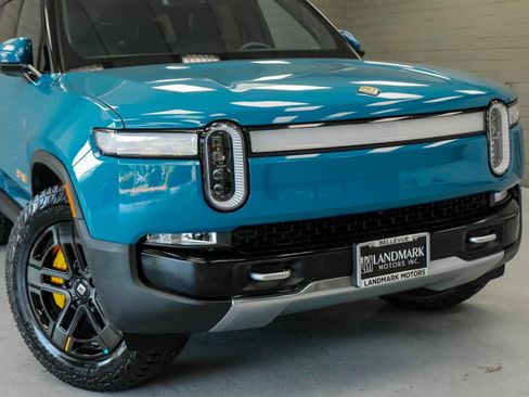 Used 2023 Rivian R1S Adventure AWD/4WD image 9