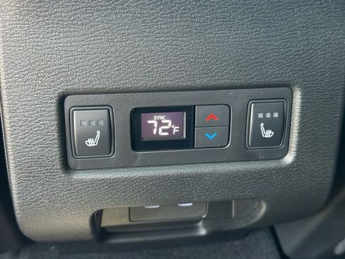 New 2025 Mitsubishi Outlander SEL image 21