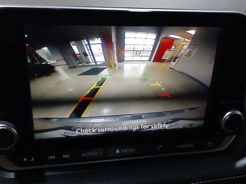 Used 2023 Nissan Rogue SV image 23