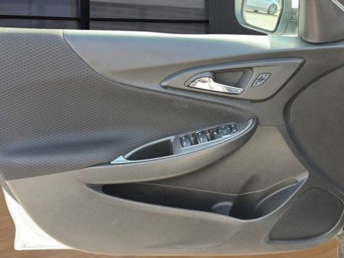 Used 2025 Chevrolet Malibu LT image 22