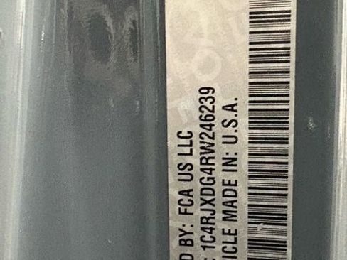 Used 2024 Jeep Wrangler Willys AWD/4WD image 31