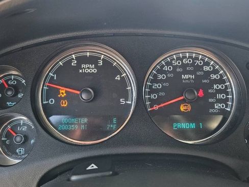 Used 2014 GMC Sierra 2500 Denali w/ Suspension Package, Off-Road AWD/4WD image 15
