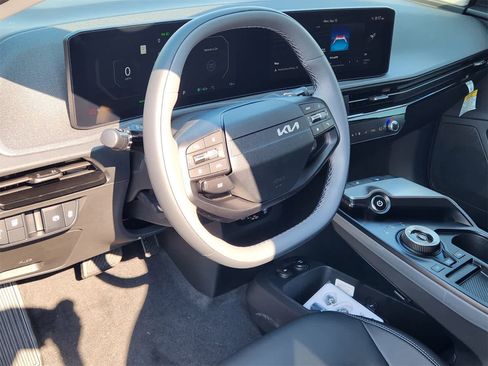 New 2025 Kia EV6 Light w/ Light LR Technology Package image 2