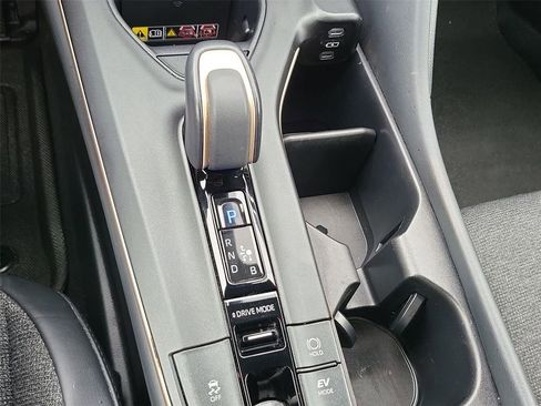 Used 2023 Toyota Crown AWD/4WD image 8