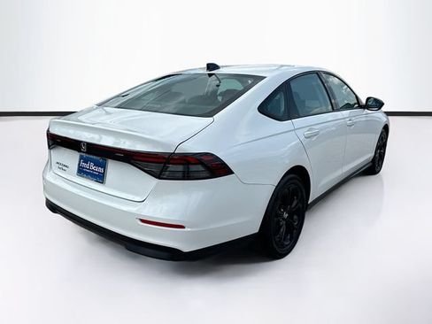 Certified 2025 Honda Accord SE image 9