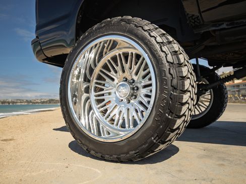 Used 2005 Ford Excursion Eddie Bauer image 36