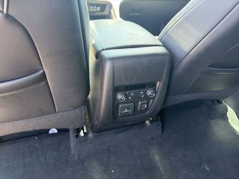 Used 2023 Buick Enclave Avenir w/ Trailering Package, 5000 lbs. FWD image 17