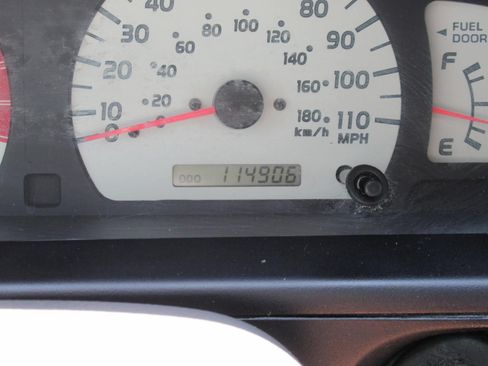 Used 2004 Toyota Tacoma PreRunner RWD image 28