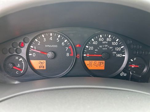 Used 2021 Nissan Frontier SV w/ Midnight Edition Floor Mats image 16