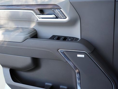 New 2026 GMC Sierra 1500 SLT image 21