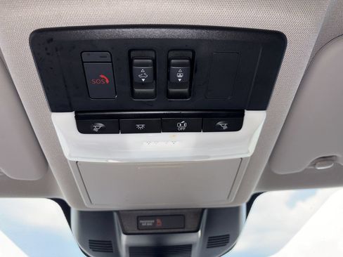 Certified 2024 Nissan Rogue SV w/ SV Premium Package FWD image 25