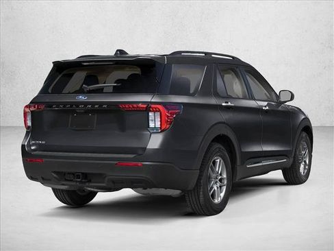 New 2026 Ford Explorer Active RWD image 2