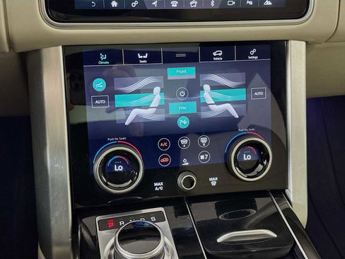 Used 2022 Land Rover Range Rover P525 Westminster Edition image 17