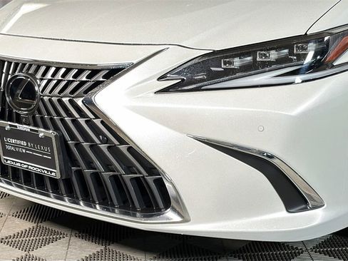 Certified 2025 Lexus ES 350 Ultra Luxury w/ Accessory Package (Z2) image 3