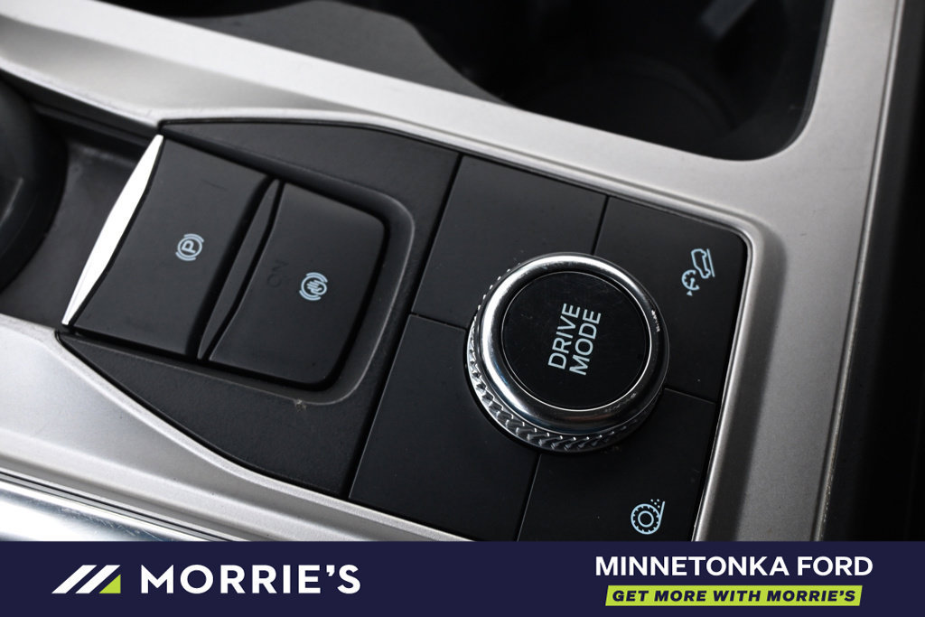 Used 2023 Ford Explorer XLT w/ Equipment Group 202A AWD/4WD image 34