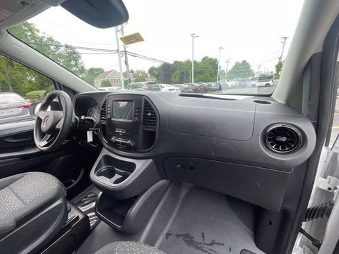 Used 2023 Mercedes-Benz Metris image 16
